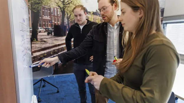 Highres H44mbhkt 20260309 IMG Trainees Jelle Laura Niels Mkidv 38 Drukwerk