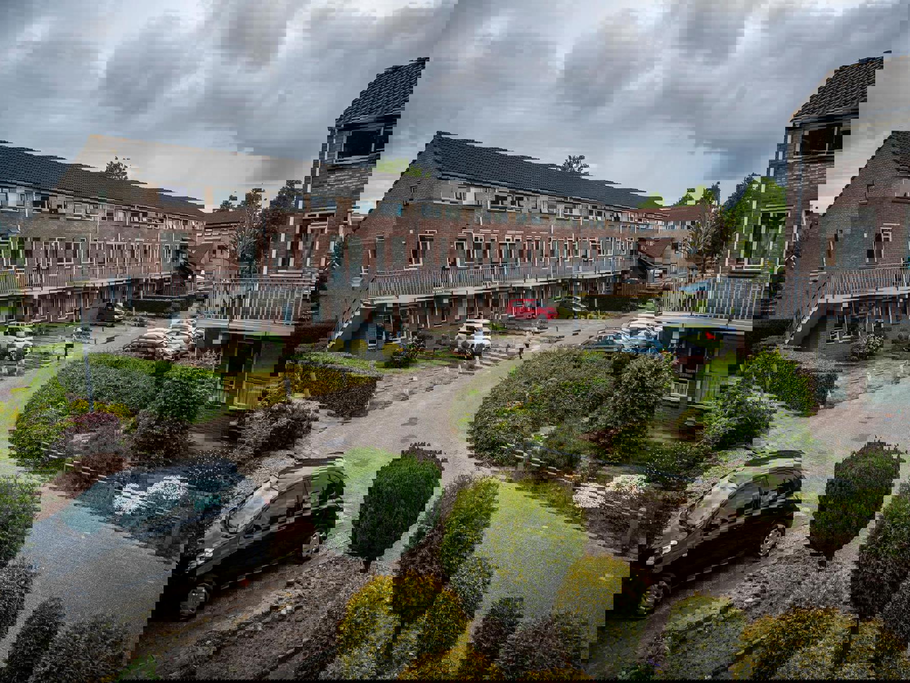 Woonwijk in Sappemeer met aardbevingsschade.