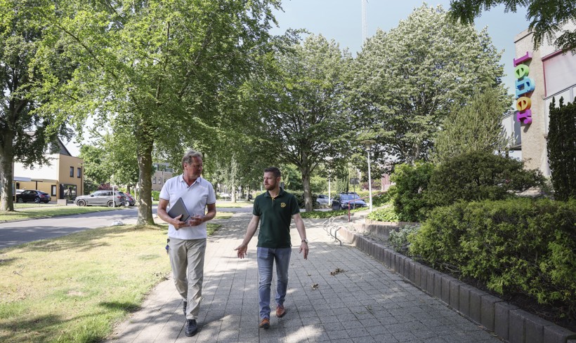 Haverkamp en Kuipers wandelen door Hoogezand