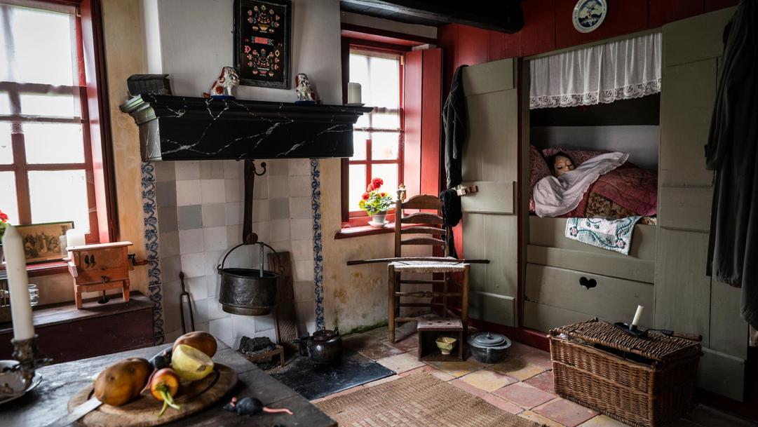 Het zorgvuldig samengestelde en beheerde interieur van 't Hoeske.